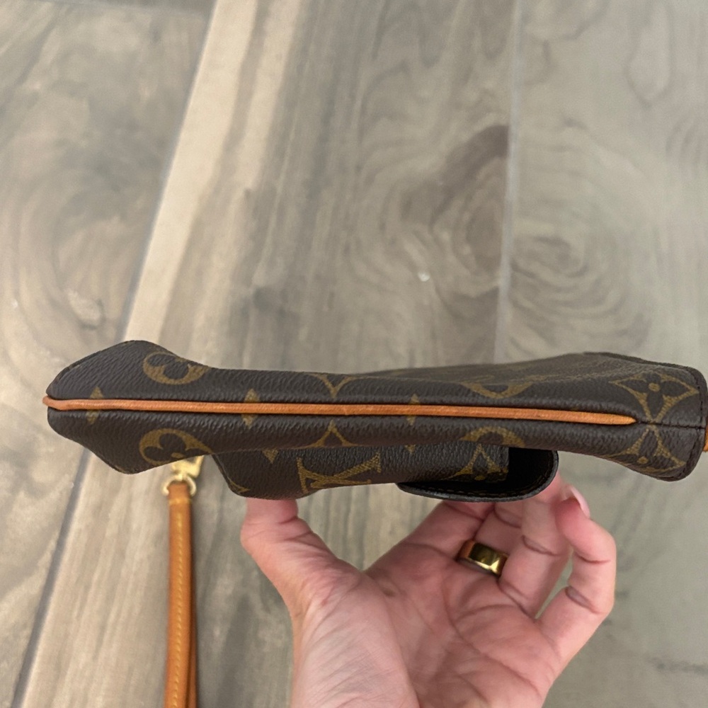 Louis Vuitton Partiton Wristlet - needs repair - Picture 5 of 11